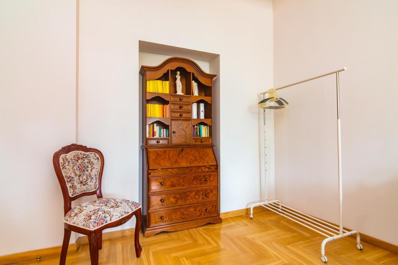 Classic Style Apartment In The Center Of Рига Екстериор снимка
