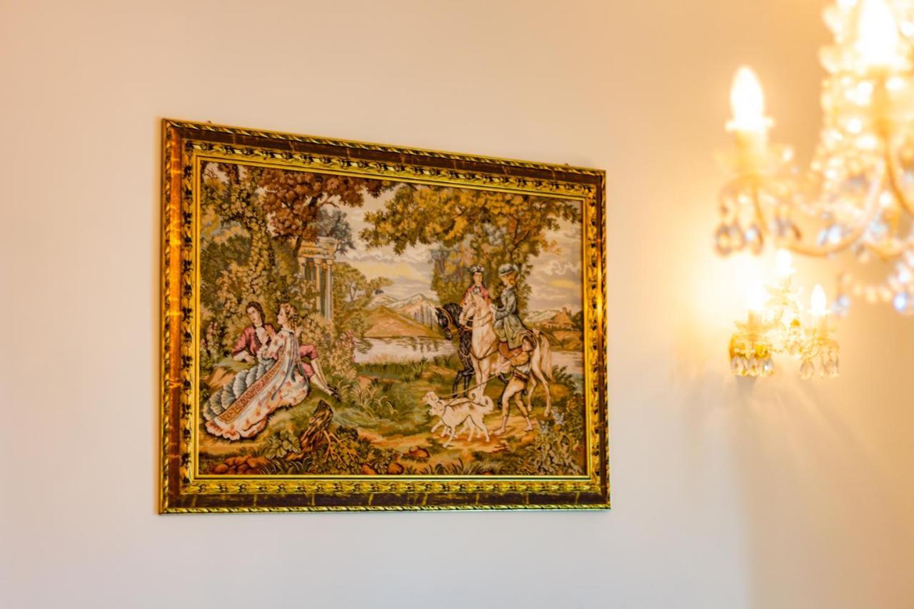 Classic Style Apartment In The Center Of Рига Екстериор снимка